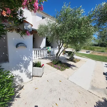 Apartment Fuer 2 Erwachsene Und 2 *